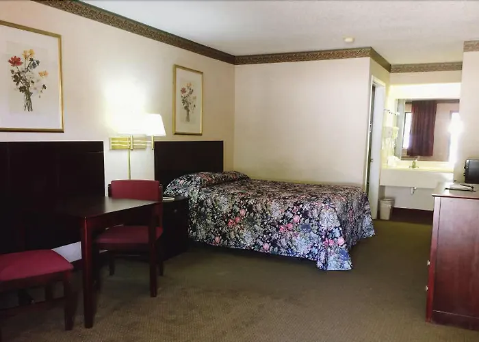Majestic Inn