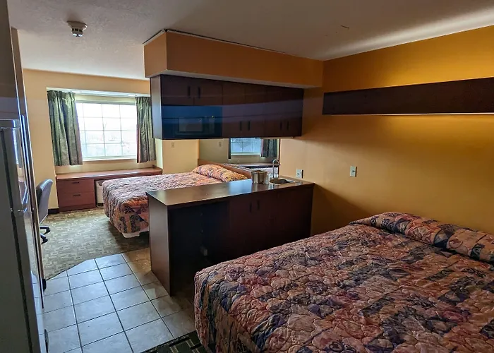 Knights Inn & Suites St. Clairsville