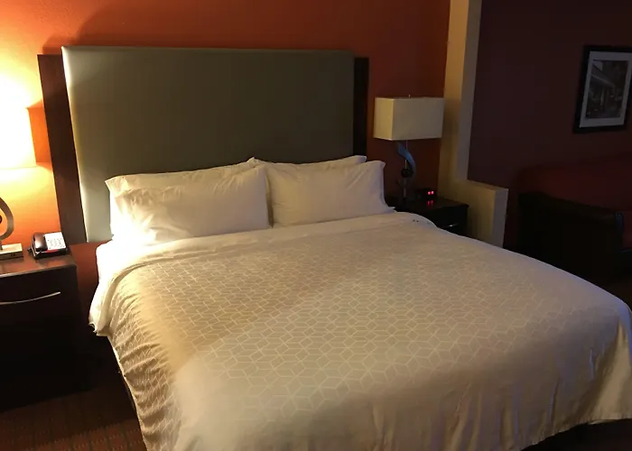 Holiday Inn Express Hotel & Suites Laurinburg By Ihg