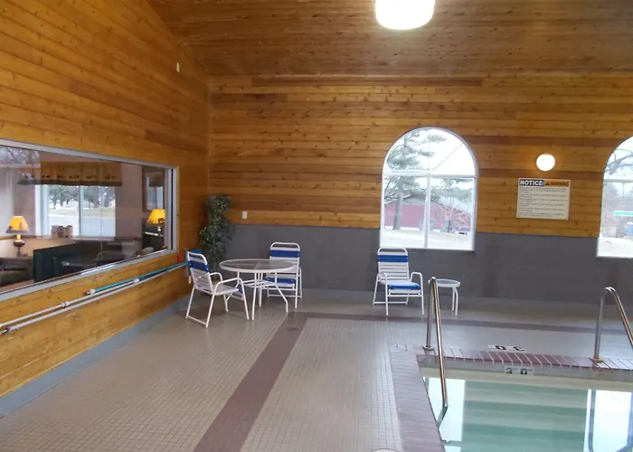 Northwoods Best Inn - Chetek