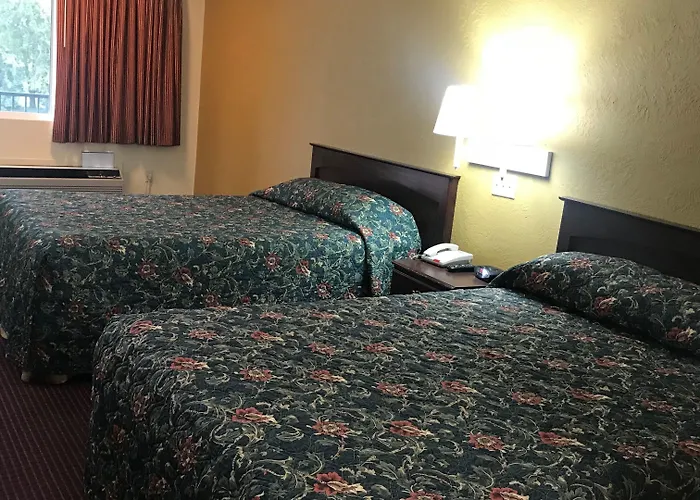 Navasota Inn