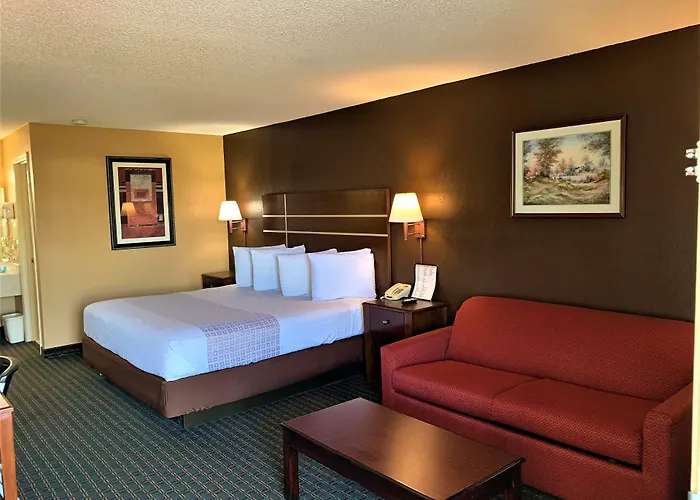 Star Plus Inn & Suites