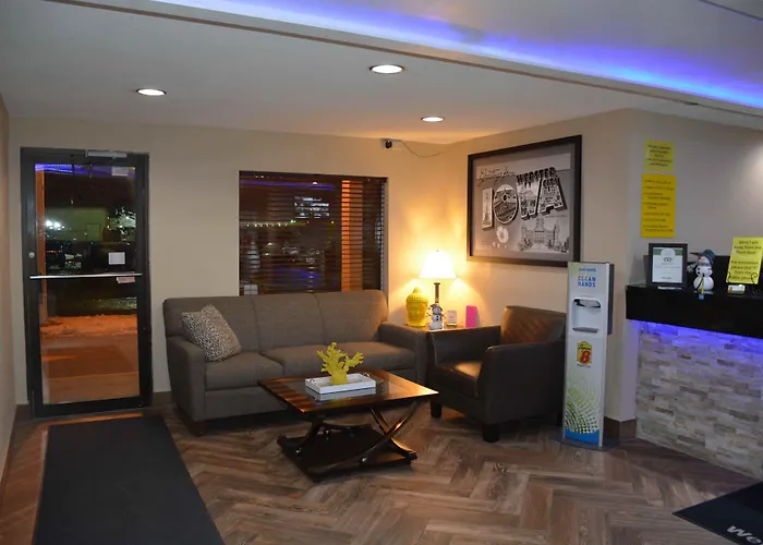 Super 8 By Wyndham Webster City Ia