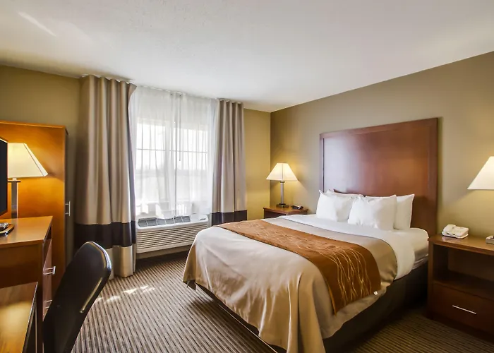 Comfort Inn & Suites Bellevue - Omaha Offutt Afb