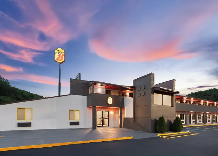 Super 8 By Wyndham Bridgeport/Clarksburg Area