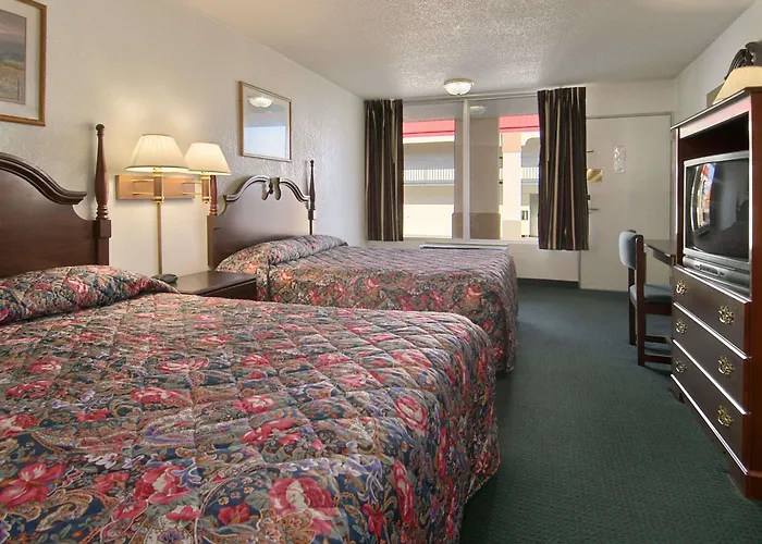 Super 8 By Wyndham Oklahoma Fairgrounds
