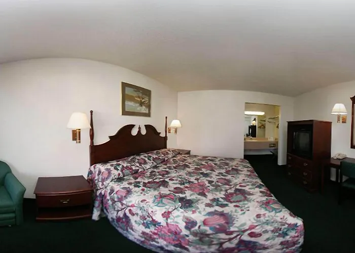 Super 8 By Wyndham Oklahoma Fairgrounds