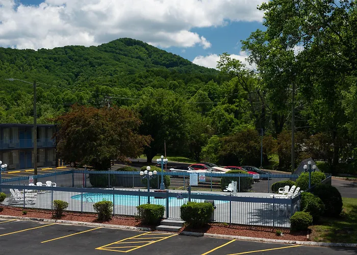 Super 8 By Wyndham Black Mountain Asheville East