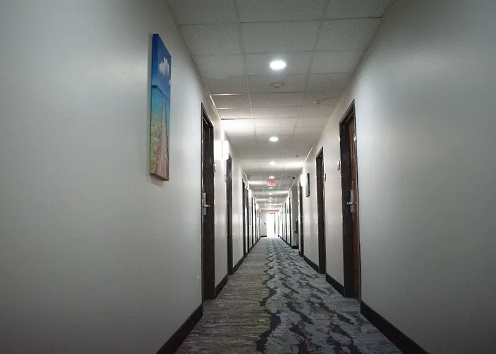 Super 8 By Wyndham Pratt