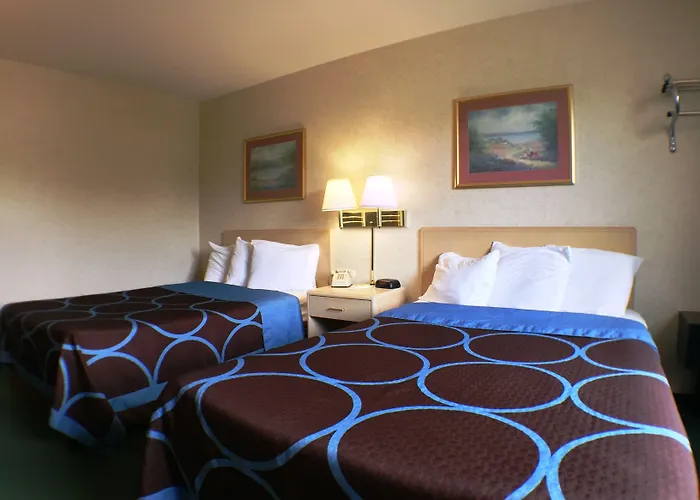 Super 8 By Wyndham Canandaigua