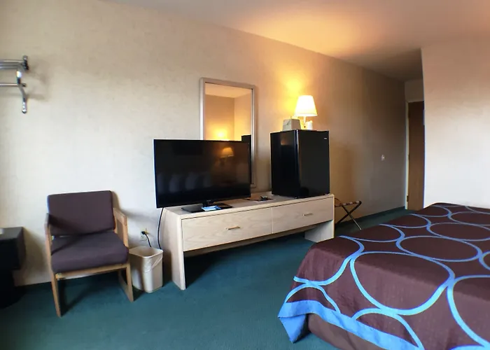 Super 8 By Wyndham Canandaigua