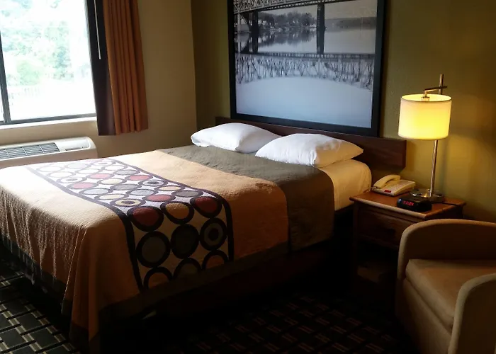 Super 8 By Wyndham Wheeling Wv