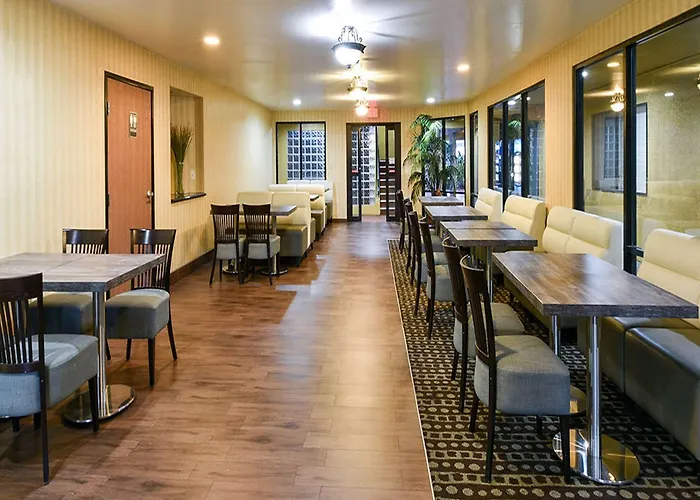 Travelodge By Wyndham Commerce Los Angeles Area