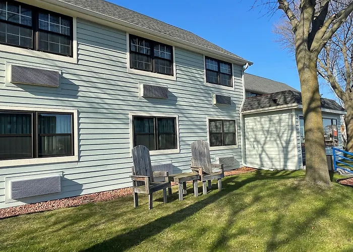 Harbor Winds Hotel (Adults Only)