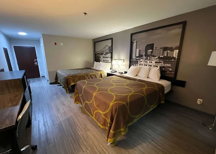Super 8 By Wyndham Lake Charles/Sulphur