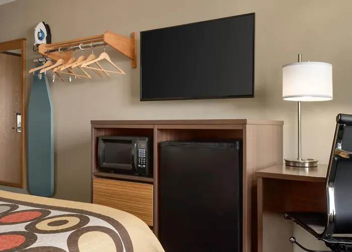 Super 8 By Wyndham Sioux Falls