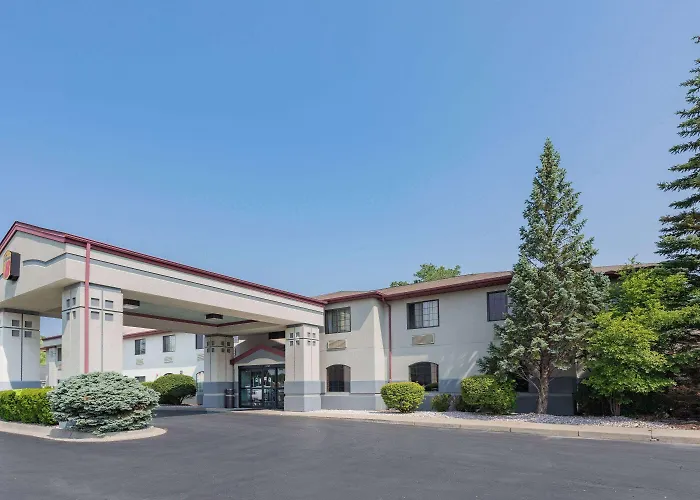Super 8 By Wyndham Marysville/Port Huron Area