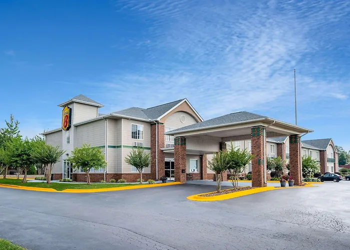Super 8 By Wyndham Salisbury