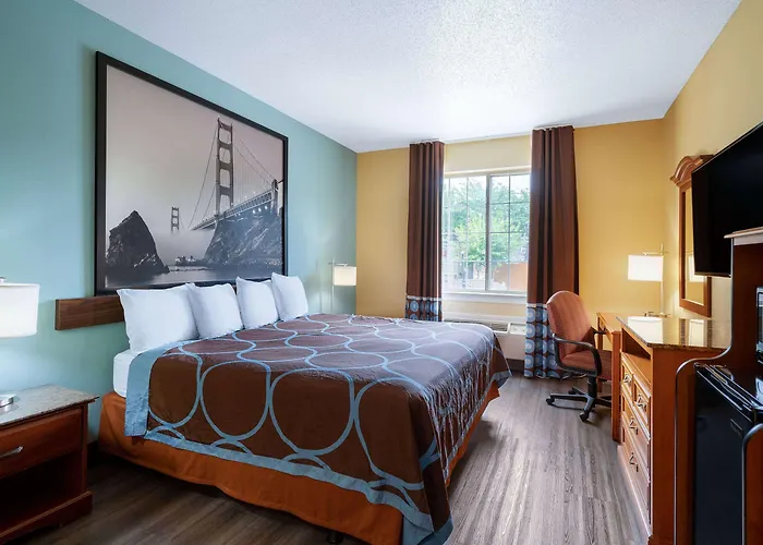 Super 8 By Wyndham Salisbury