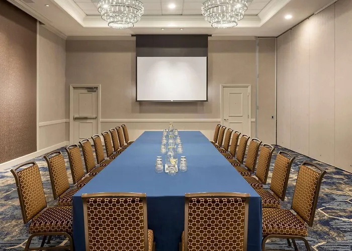Juniper Hotel Cupertino, Curio Collection By Hilton