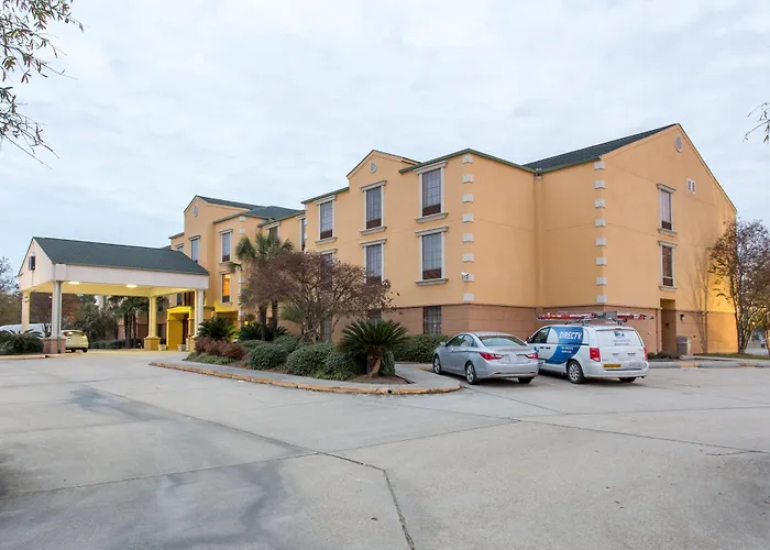 Comfort Suites Port Allen - Baton Rouge