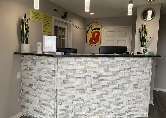Super 8 By Wyndham Brownsburg