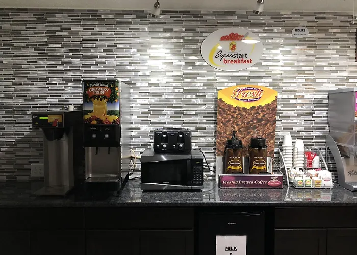 Super 8 By Wyndham Brownsburg