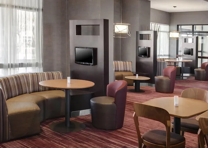 Courtyard By Marriott Newark Elizabeth