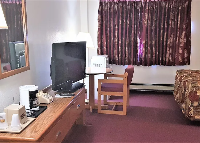 Amerivu Inn & Suites-Avon