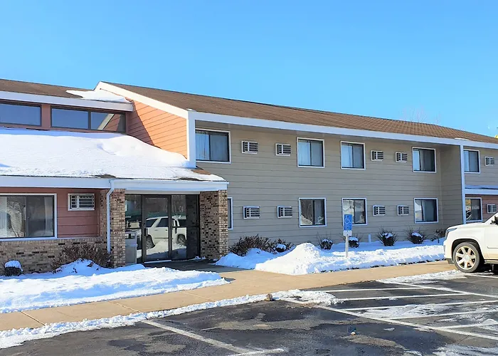 Amerivu Inn & Suites-Avon