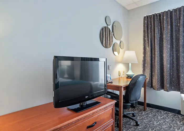 Elevation Inn & Suites, Trademark Collection By Wyndham Downtown Rapid City- Walking Distance To The Monument