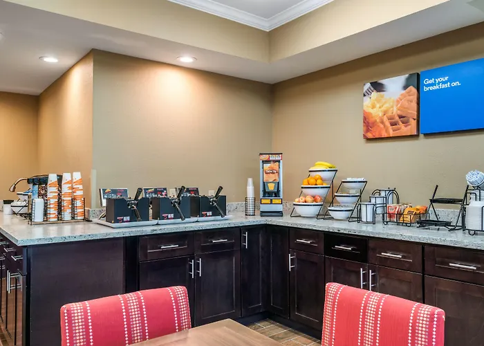 Comfort Inn & Suites Sacramento - University Area