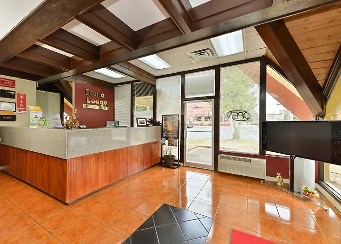 Perry Inn & Suites National Fairground I 75