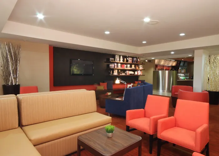Courtyard By Marriott Chicago Bloomingdale