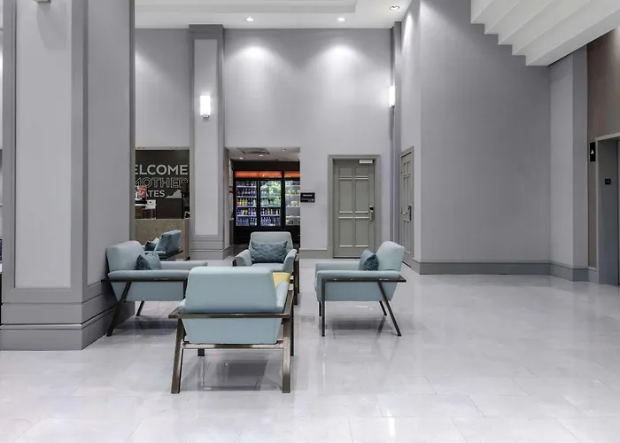 Hampton Inn & Suites Arlington Crystal City Dca