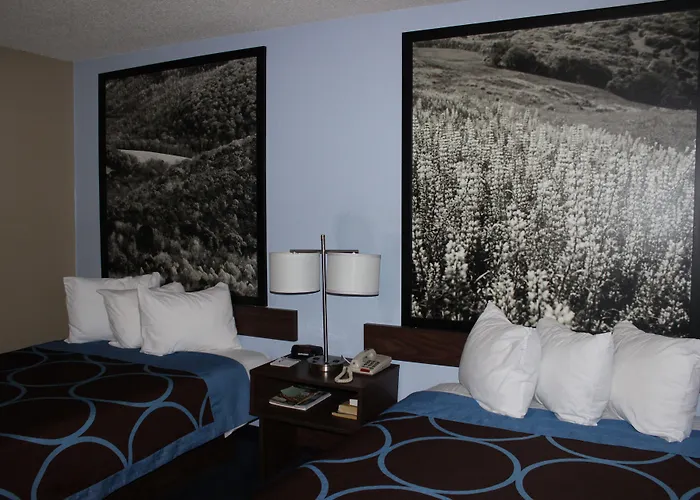 Super 8 By Wyndham East Stroudsburg - Poconos
