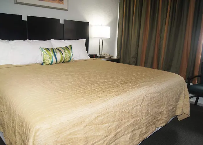 Ocean Plaza Motel