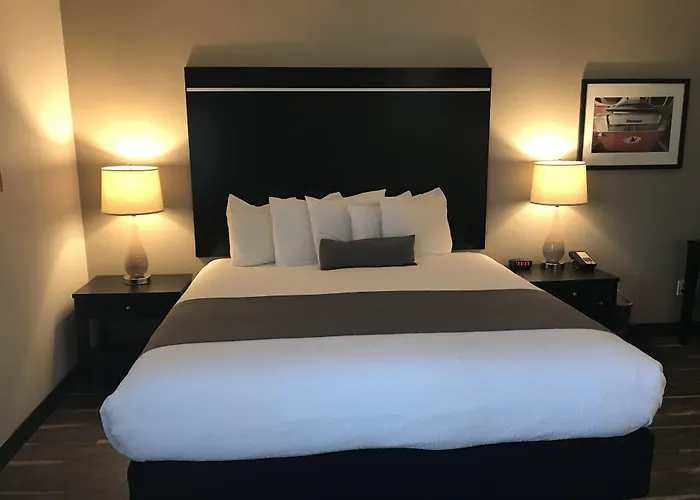 Ten Pin Inn & Suites