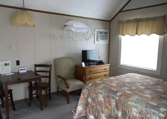 Kennebunk Gallery Motel And Cottages