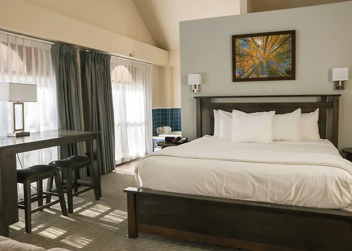 Lone Tree Golf Club And Hotel