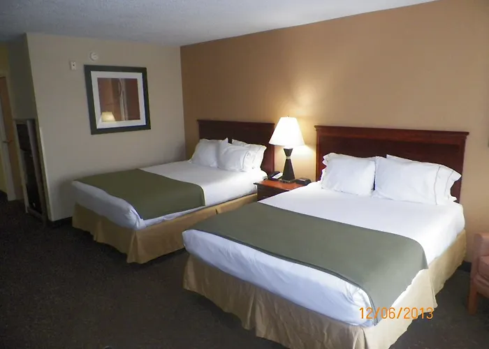 Holiday Inn Express Hotel & Suites Forest By Ihg
