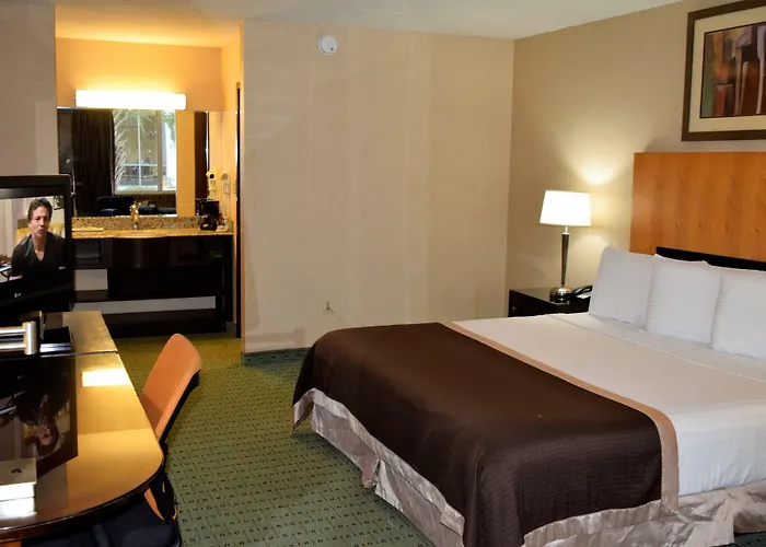 Landmark Inn