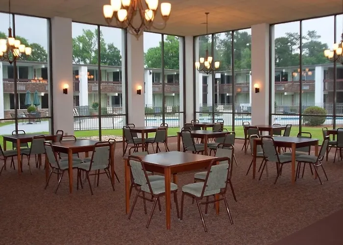 Landmark Inn