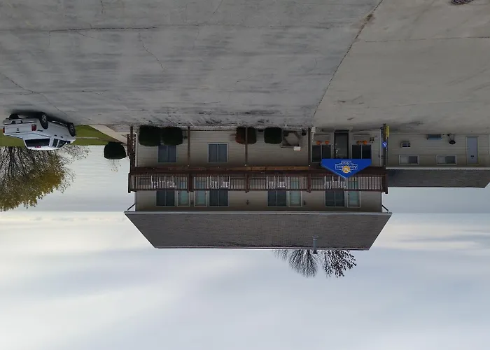 Algoma Beach Motel