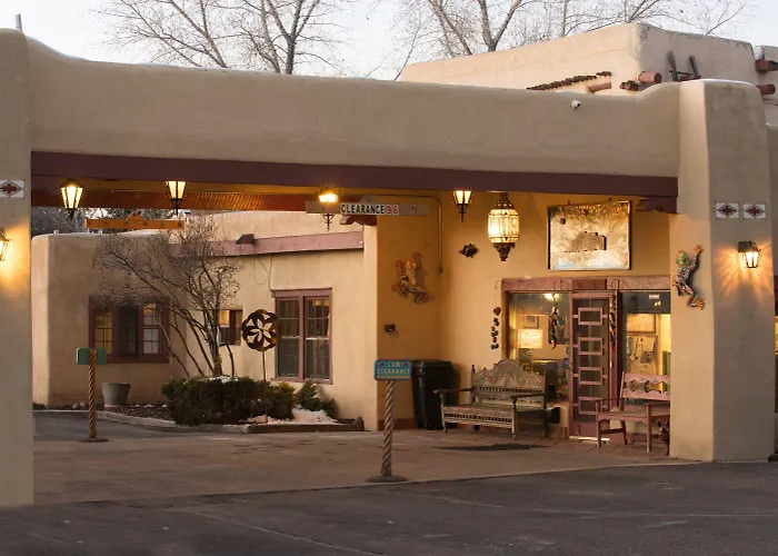 El Pueblo Lodge
