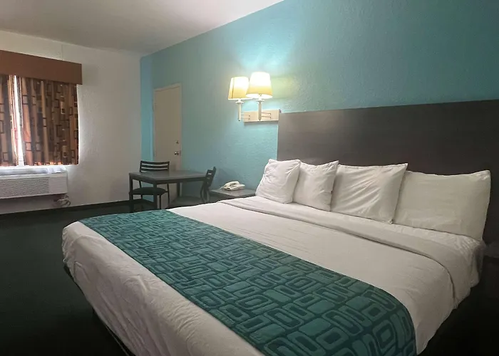 Howard Johnson By Wyndham Galveston