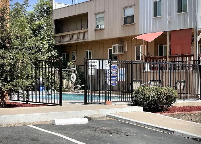 The Monarch Inn