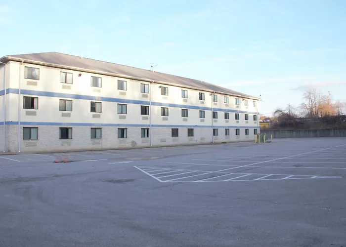 Super 8 By Wyndham Uniontown Pa
