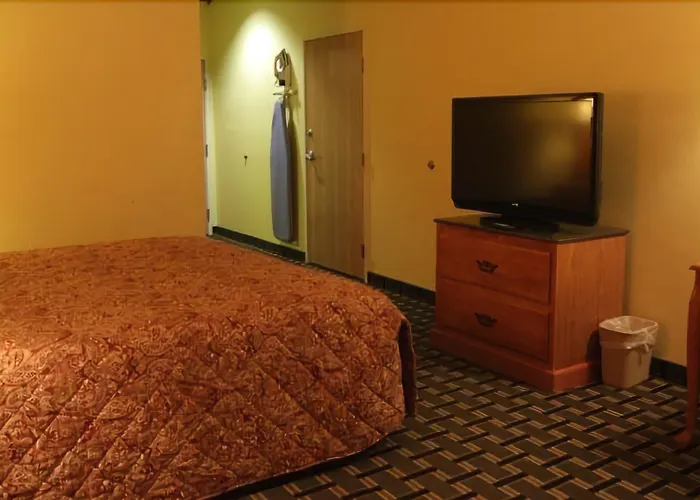Home Gate Inn & Suites