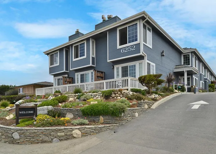 Sand Pebbles Inn